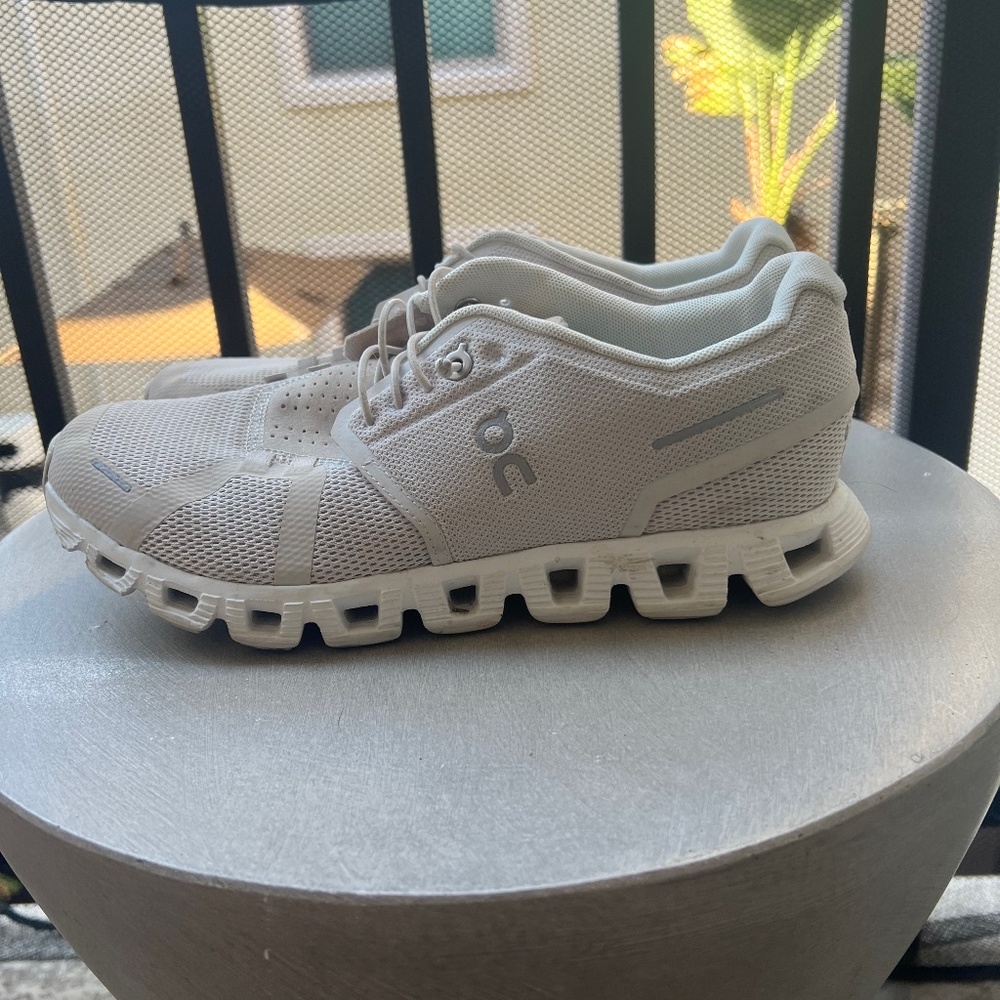 On Cloud 5 Shoes Womens Size 8